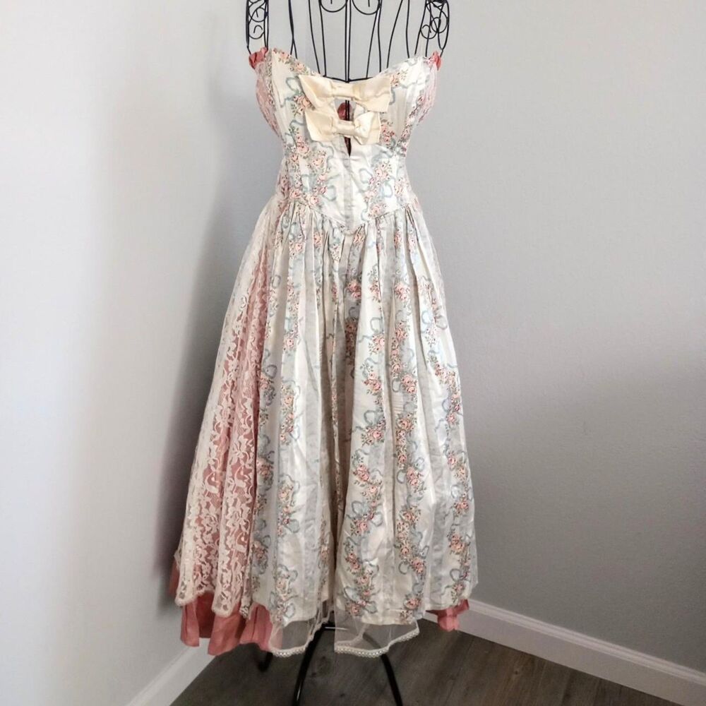 Vintage Pink Floral Ribboned Lace Princess Dress